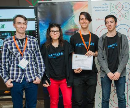 Успешно представяне на туесари на Datathon 2019